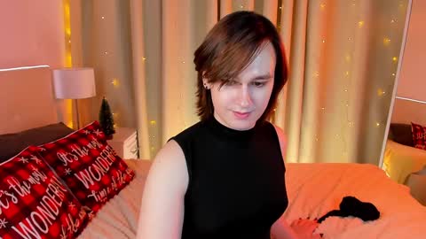 Nicole online show from December 2024 01:17:01 PM
