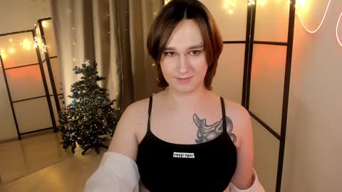 Nicole online show from December 2024 12:45:01 PM