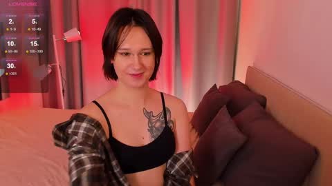 Nicole online show from February 2025 02:02:01 PM