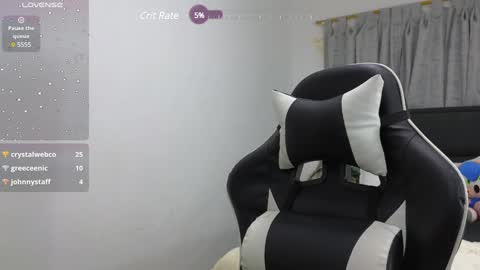 Snapshot of nicolle_jhons chatting on December 2024 02:10:02 AM Nicolle online show from December 2024 02:10:02 AM