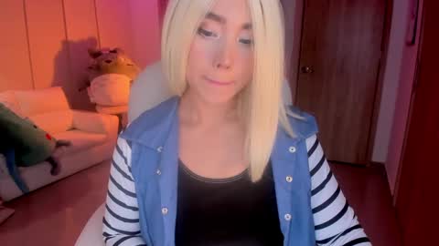 Nicolle  Go to Visit   online show from February 2025 06:13:01 AM