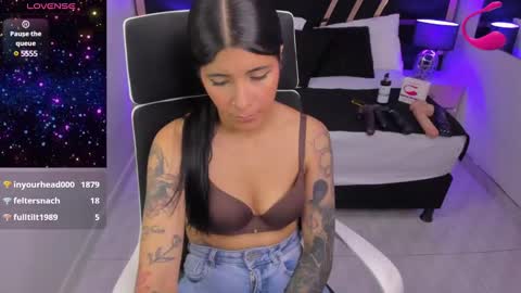 Niki online show from February 2025 04:40:01 PM