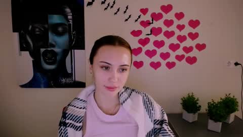 nikonara_ online show from December 2024 12:59:02 PM