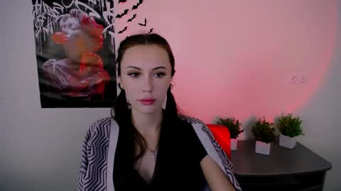 nikonara_ online show from February 2025 12:59:01 PM