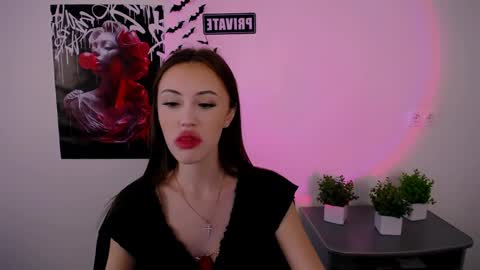 nikonara_ online show from February 2025 11:59:02 AM