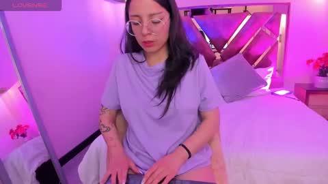 Nina myers online show from November 2025 10:48:01 AM