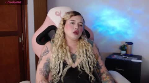 Snapshot of ninaxxstorm chatting on September 2025 02:38:01 AM Nina online show from September 2025 02:38:01 AM