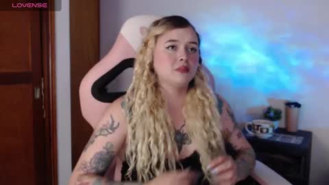 Snapshot of ninaxxstorm chatting on September 2025 04:40:02 AM Nina online show from September 2025 04:40:02 AM