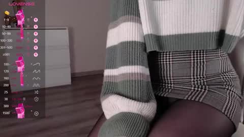 Snapshot of noelleneptune chatting on November 2025 10:43:02 AM noelleneptune online show from November 2025 10:43:02 AM