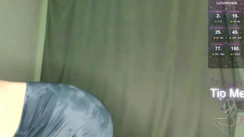 Hello My name is Helene NTMU  Finger up if u like what u see online show from February 2025 05:16:02 PM