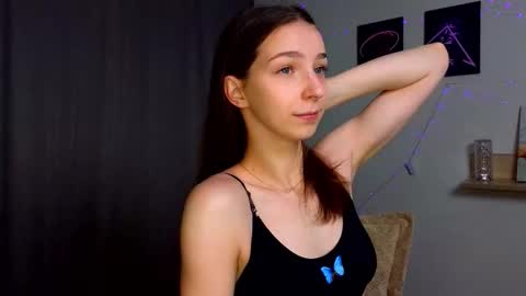 Hello My name is Helene NTMU  Finger up if u like what u see online show from October 2025 02:14:01 PM