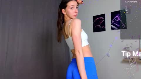 Hello My name is Helene NTMU  Finger up if u like what u see online show from October 2025 02:29:01 PM