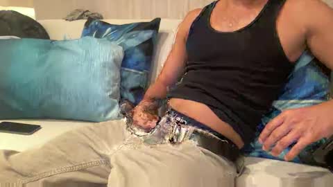 Snapshot of nyc2100 chatting on October 2025 10:21:02 PM Your HOTBF online show from October 2025 10:21:02 PM