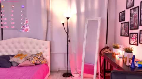 Snapshot of ocean_pleasure chatting on November 2025 08:25:02 PM Lana online show from November 2025 08:25:02 PM