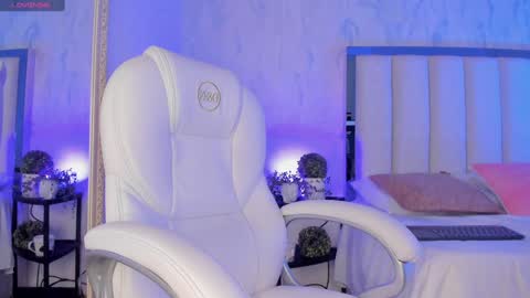 Holly online show from January 2025 10:44:01 PM