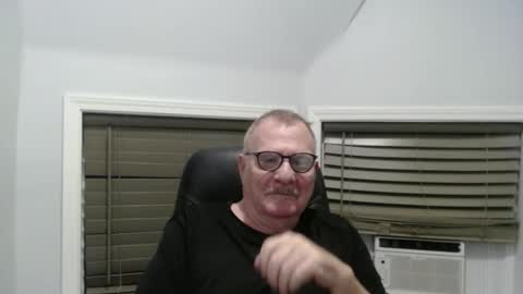 Snapshot of oldguybigd chatting on September 2025 05:53:01 AM oldguybigd online show from September 2025 05:53:01 AM