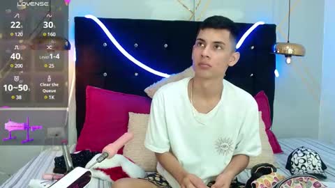 Oliver  Smith online show from December 2024 05:26:02 PM