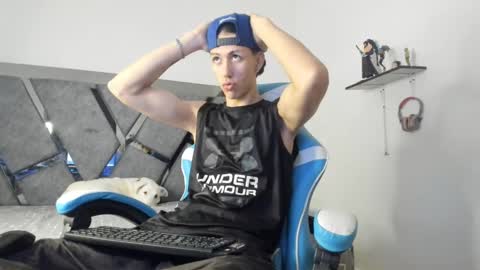 oliverthompson_01 online show from January 2025 06:31:01 AM