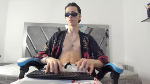 oliverthompson_01 online show from January 2025 05:44:02 AM