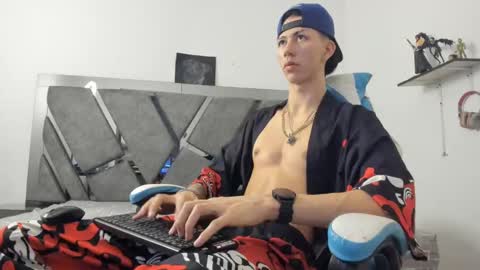 oliverthompson_01 online show from January 2025 04:38:02 AM