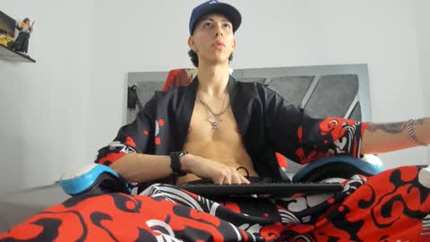 oliverthompson_01 online show from February 2025 03:16:02 AM