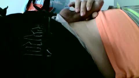 Snapshot of onkelz200 chatting on October 2025 12:14:02 PM onkelz200 online show from October 2025 12:14:02 PM