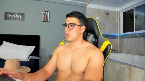 Owen online show from January 2025 04:54:01 AM