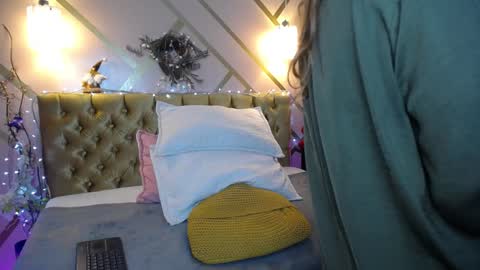 Paloma  online show from December 2024 04:28:02 AM