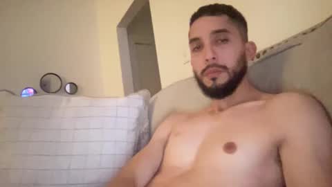 Snapshot of papicubano_guapo23cm chatting on December 2024 05:52:02 AM papicubano_guapo23cm online show from December 2024 05:52:02 AM
