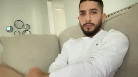 Snapshot of papicubano_guapo23cm chatting on January 2025 02:33:02 PM papicubano_guapo23cm online show from January 2025 02:33:02 PM