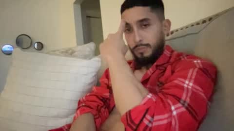 Snapshot of papicubano_guapo23cm chatting on February 2025 04:38:02 AM papicubano_guapo23cm online show from February 2025 04:38:02 AM
