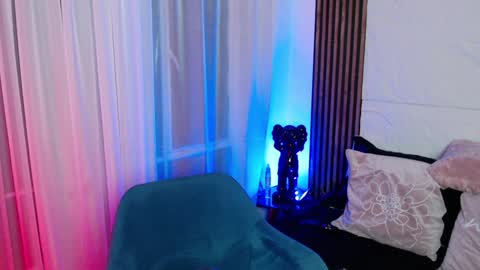 Lizz  online Monday to Saturday from 9pm to 5am Colombia time online show from December 2024 03:41:01 AM