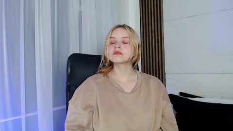 Lizz  online Monday to Saturday from 9pm to 5am Colombia time online show from January 2025 03:07:02 AM