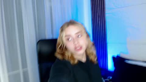 Lizz  online Monday to Saturday from 9pm to 5am Colombia time online show from January 2025 09:04:02 AM