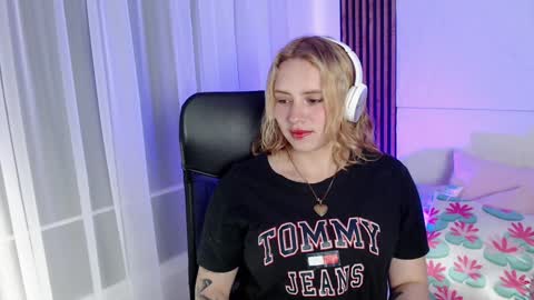 Lizz  online Monday to Saturday from 9pm to 5am Colombia time online show from January 2025 06:26:01 AM