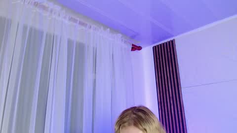 Lizz  online Monday to Saturday from 9pm to 5am Colombia time online show from January 2025 09:28:02 AM