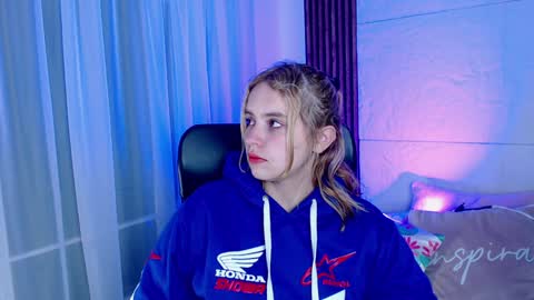Lizz  online Monday to Saturday from 9pm to 5am Colombia time online show from January 2025 04:19:02 AM