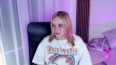 Lizz  online Monday to Saturday from 9pm to 5am Colombia time online show from February 2025 09:11:01 AM