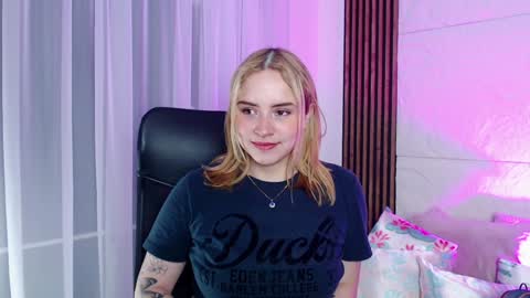 Lizz  online Monday to Saturday from 9pm to 5am Colombia time online show from February 2025 02:28:02 AM