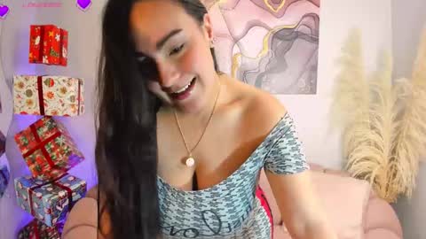 Snapshot of parisangel_ chatting on December 2025 12:26:02 AM Paris online show from December 2025 12:26:02 AM