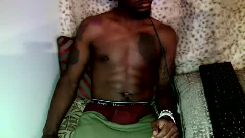 Snapshot of parlaytellio chatting on December 2024 04:27:02 PM Parlay Tellio online show from December 2024 04:27:02 PM