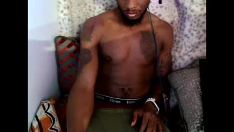 Snapshot of parlaytellio chatting on December 2024 08:40:02 PM Parlay Tellio online show from December 2024 08:40:02 PM