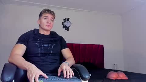 Snapshot of paul_george212 chatting on September 2025 02:09:02 PM Paull George online show from September 2025 02:09:02 PM