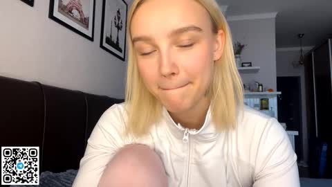 Snapshot of paztumminello chatting on October 2025 01:22:02 PM Lola online show from October 2025 01:22:02 PM