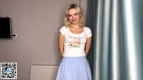 Snapshot of paztumminello chatting on October 2025 12:27:01 PM Lola online show from October 2025 12:27:01 PM