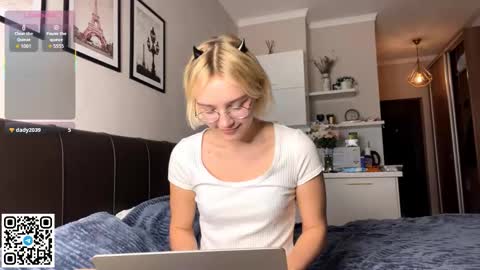 Snapshot of paztumminello chatting on November 2025 03:24:01 PM Lola online show from November 2025 03:24:01 PM