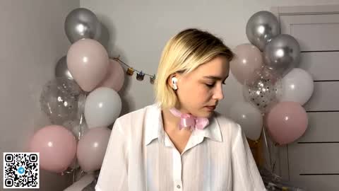 Snapshot of paztumminello chatting on November 2025 03:45:02 PM Lola online show from November 2025 03:45:02 PM