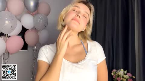 Snapshot of paztumminello chatting on November 2025 02:39:01 PM Lola online show from November 2025 02:39:01 PM