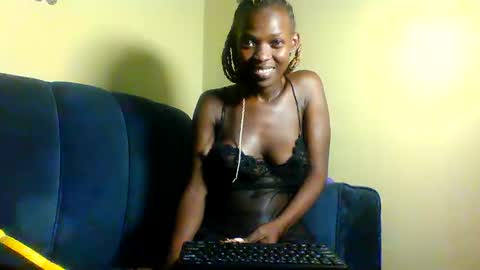 peachie online show from October 2025 08:12:02 AM