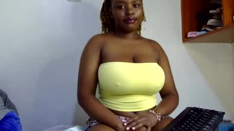Snapshot of peekyshams chatting on September 2025 08:14:02 AM peekyshams online show from September 2025 08:14:02 AM
